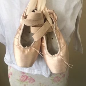 Ballet point shoes